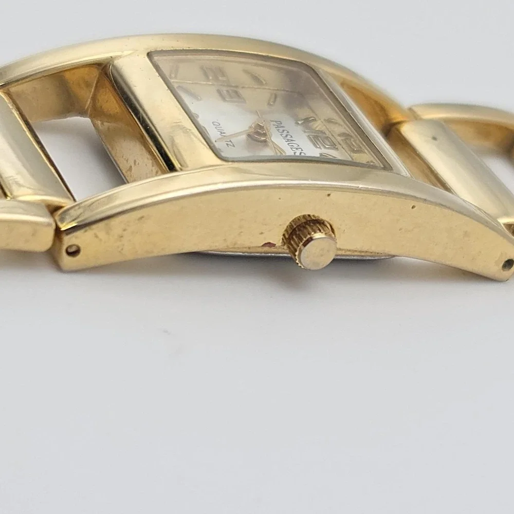 Vintage PASSAGES Ladies Watch Gold Plated Bracelet New Battery 7